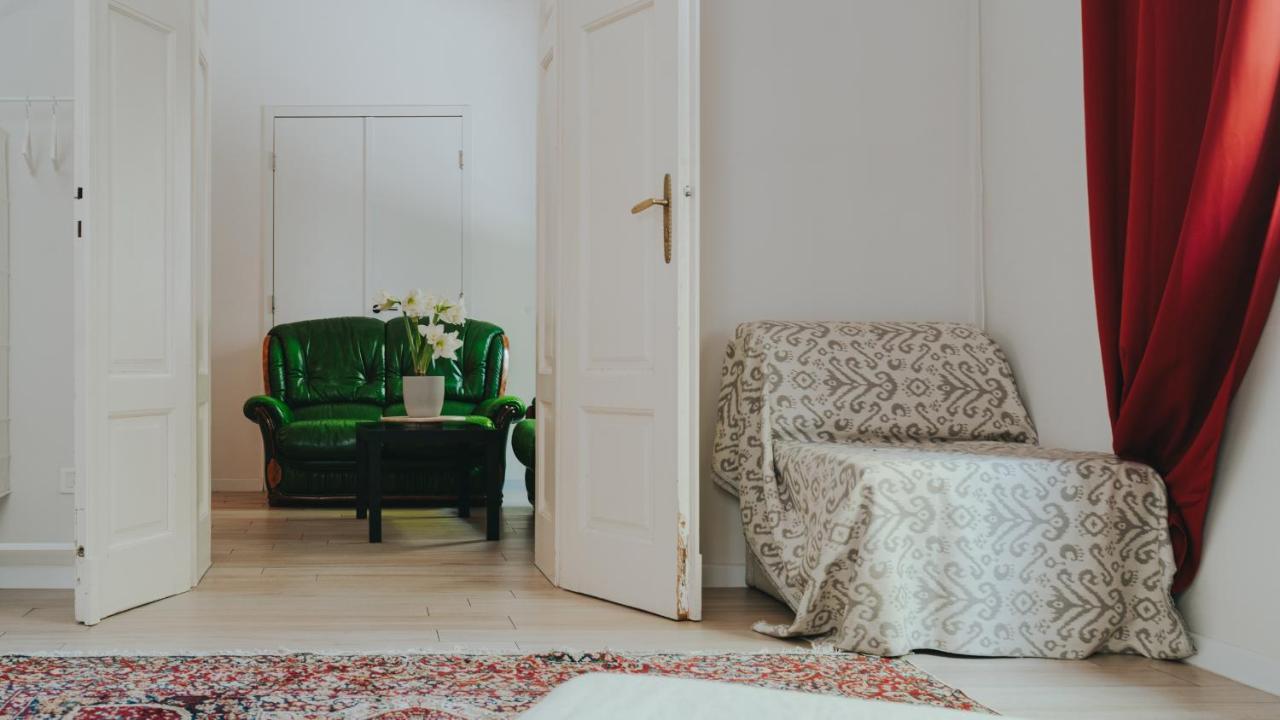 Salon Apartment In Dorcol Historical Belgrád Kültér fotó